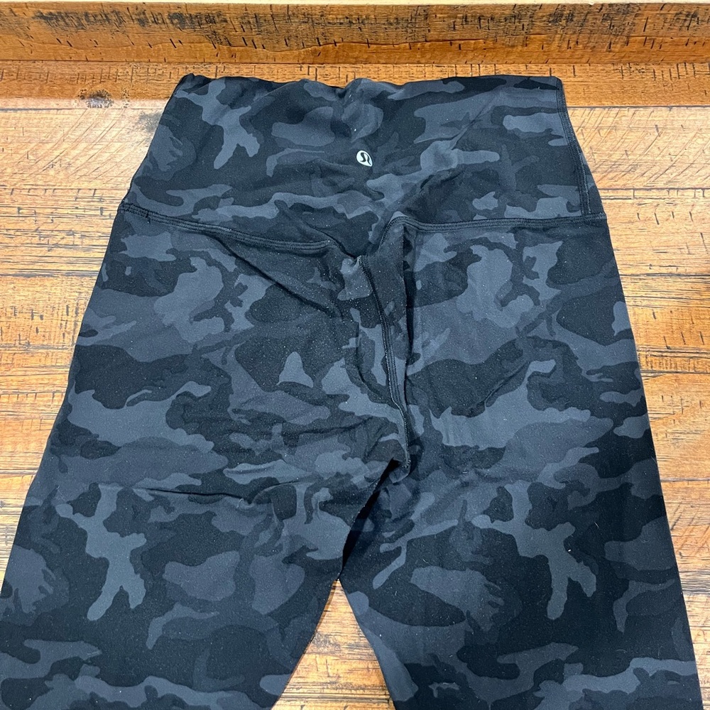 Lulu Lemon black camo leggings
